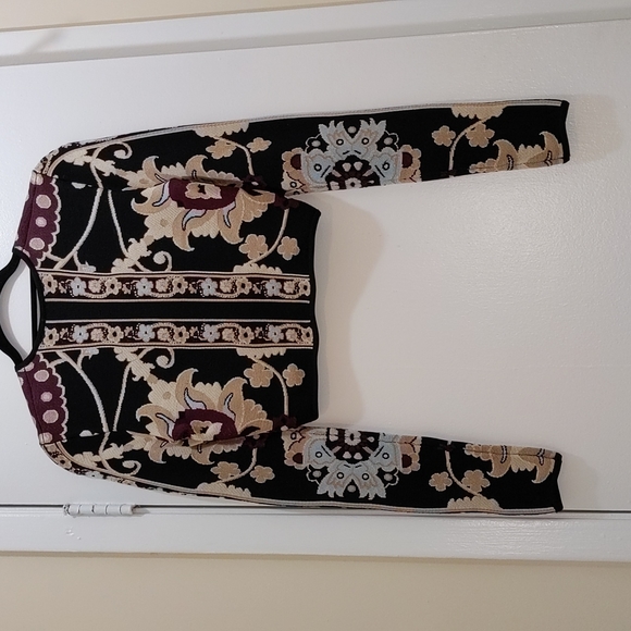 Fay’s skirt and Elyon crop top Ronny Kobo - Picture 2 of 10